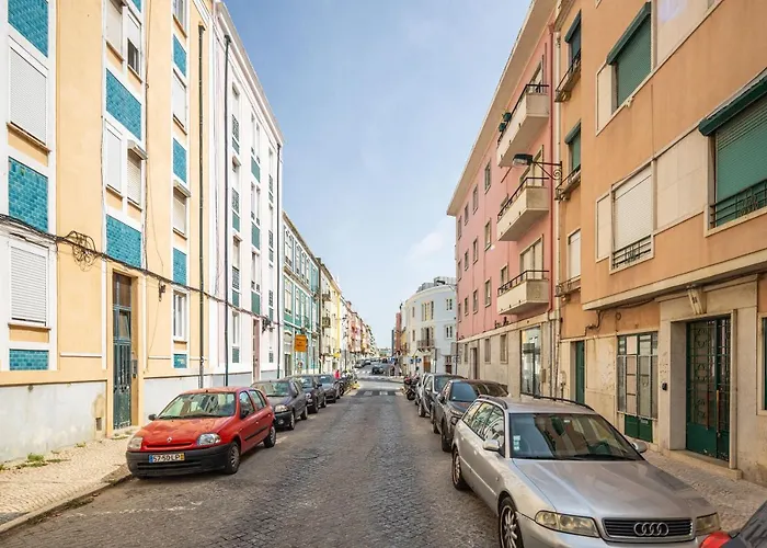 Serene 2bdr W/ Patio By Lovelystay * Lisboa