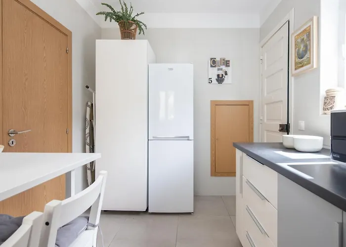 Serene 2bdr W/ Patio By Lovelystay Lägenhet *