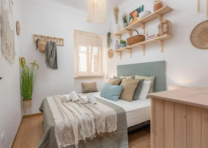 Serene 2bdr W/ Patio By Lovelystay * Lisboa