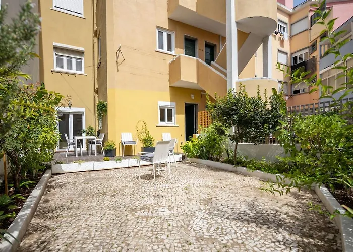 Serene 2bdr W/ Patio By Lovelystay Lisboa