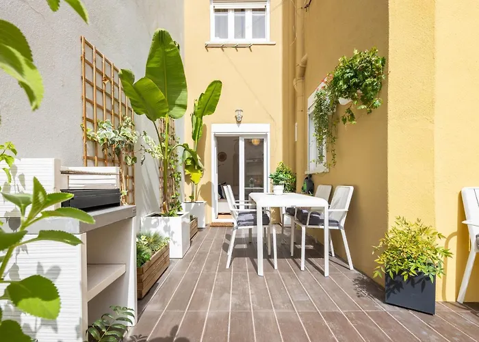 Serene 2bdr W/ Patio By Lovelystay Lisboa